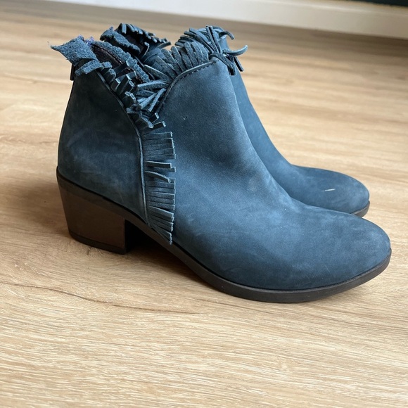 Bueno Cathy Fringed Ankle Booties Blue Suede Leather US 5.5 EU 36 Block Heel - Picture 4 of 8